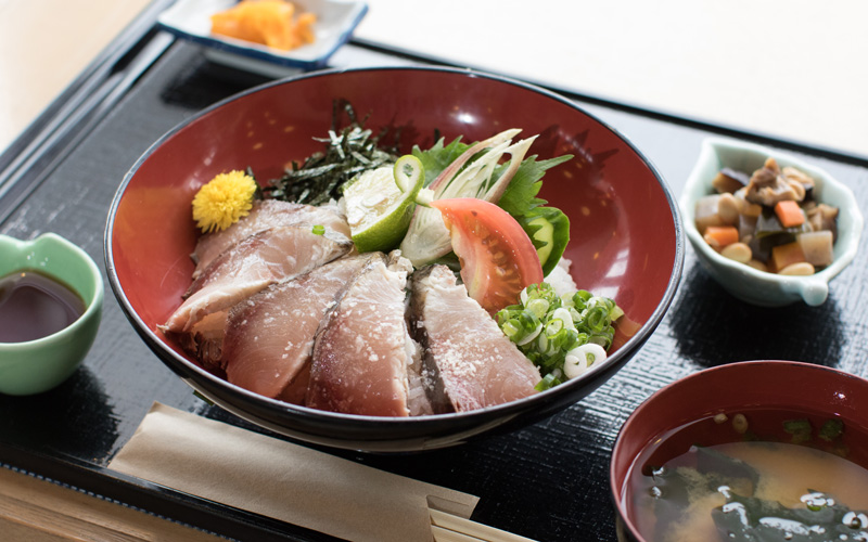 ブリのタタキ丼